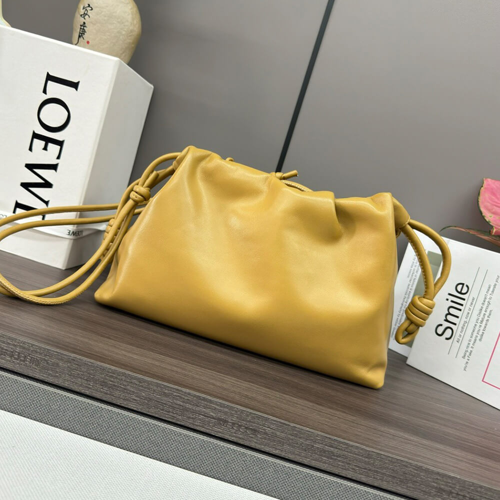 Sahara Loewe Medium Flamenco purse in mellow nappa lambskin - Image 4
