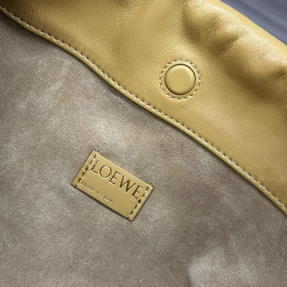 Sahara Loewe Medium Flamenco purse in mellow nappa lambskin - Image 7