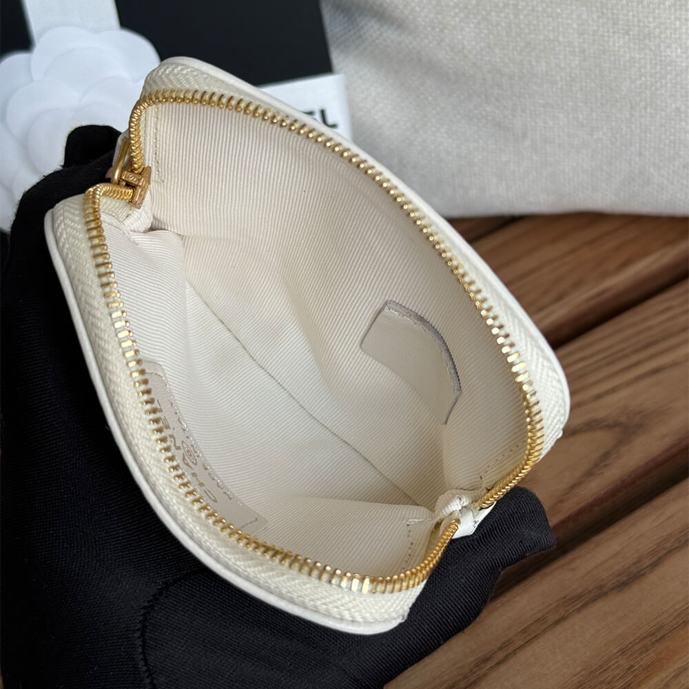 CHANEL 19 Zipped Coin Purse - Image 8